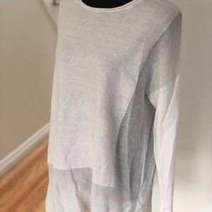 White two tone sweater. Good condition. Size large